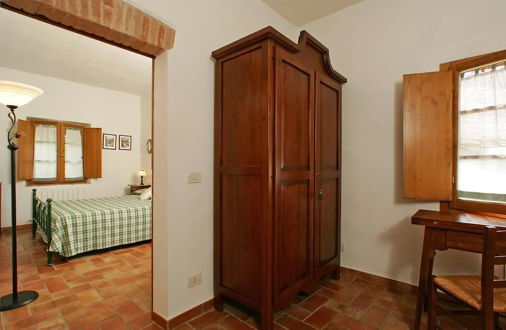 Podere Il Pero Siena 2*,